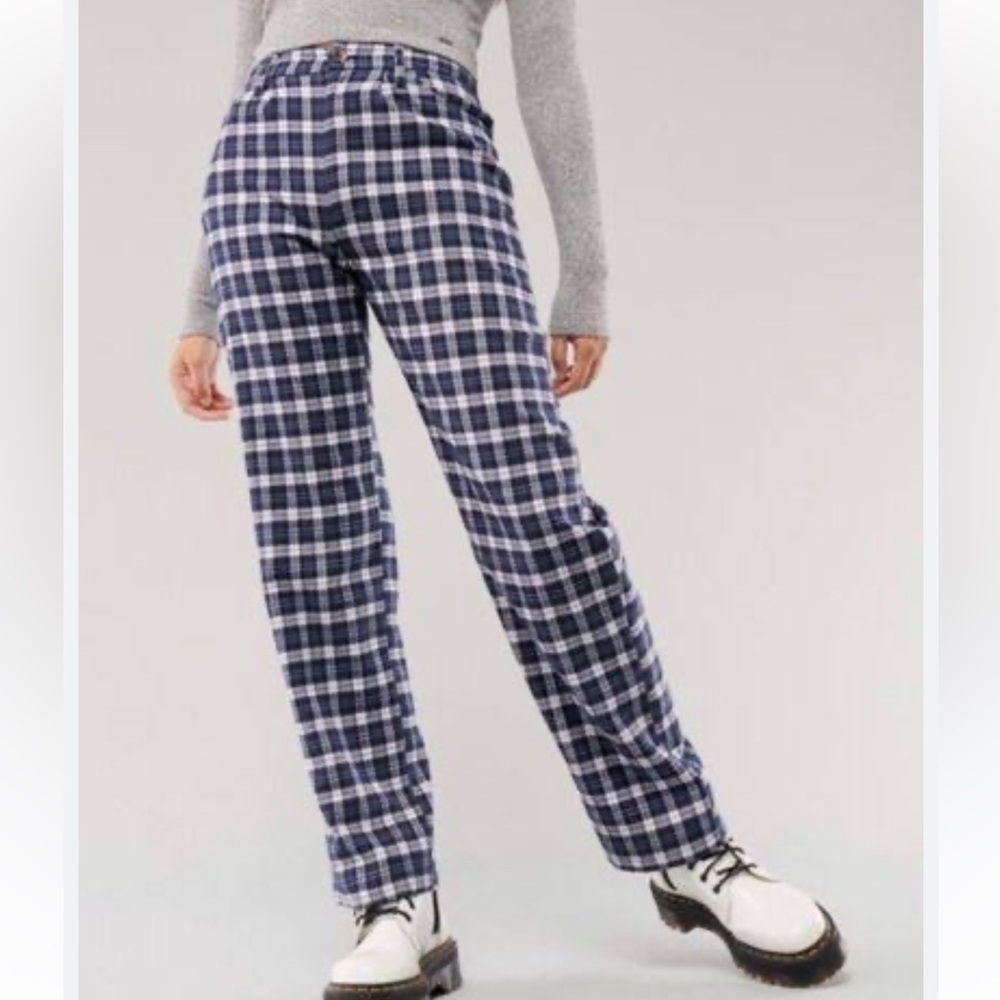 NWT Hollister Ultra High-Rise Flannel Plaid Dad Pants. Size 13R-W31